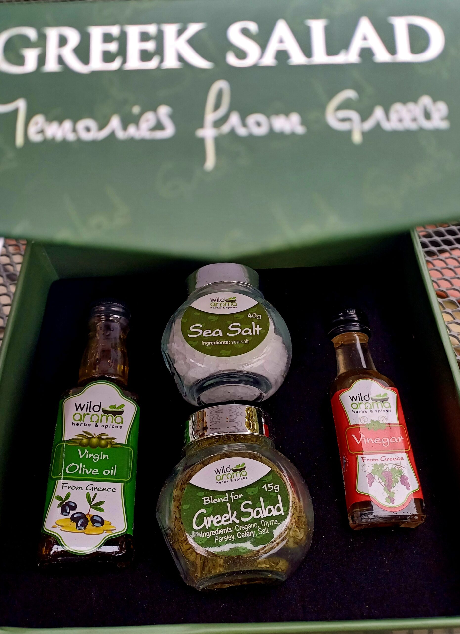 Vendita di prodotti greci olio, olive, spezie